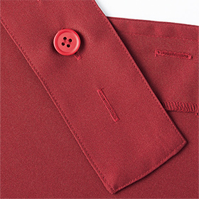 肩ひも長さは後ろ釦で調節OK