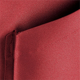 左右ポケットは伝票なども入れやすいマチ付き