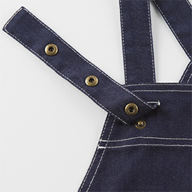 肩ひもは釦調整