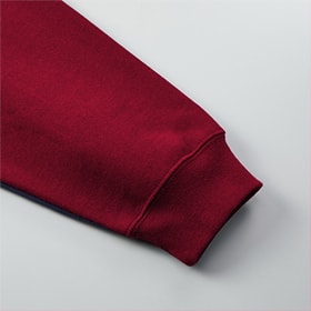 袖リブは堅牢なWステッチ仕上