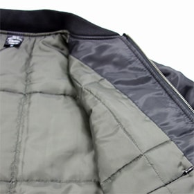 7490-01　中綿キルトは軽量で高い保温性