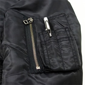 7490-01　左袖にはペン差し＆小物入れポケット