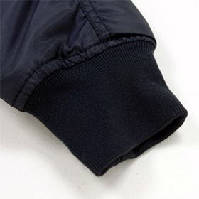 7490-01　衿、袖口リブは厚みがありソフトで丈夫