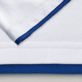 袖口、裾は重ね着風