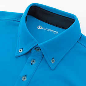 4つ釦なので襟元カッチリ