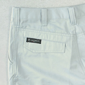 左後ろポケットフラップ付き