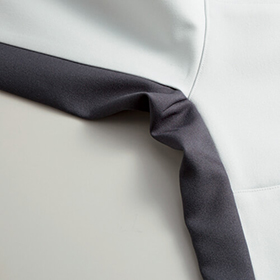 リラックスカットで腕を上げてもつっぱり無し