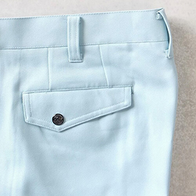 左後ろポケットフラップ付き