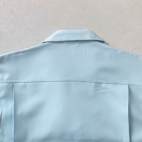 背中：ダーツで動き楽々