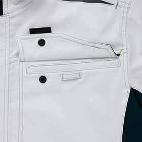 左胸ファスナーポケット