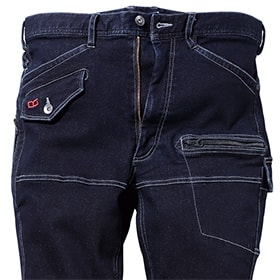 フロントに4つのポケット